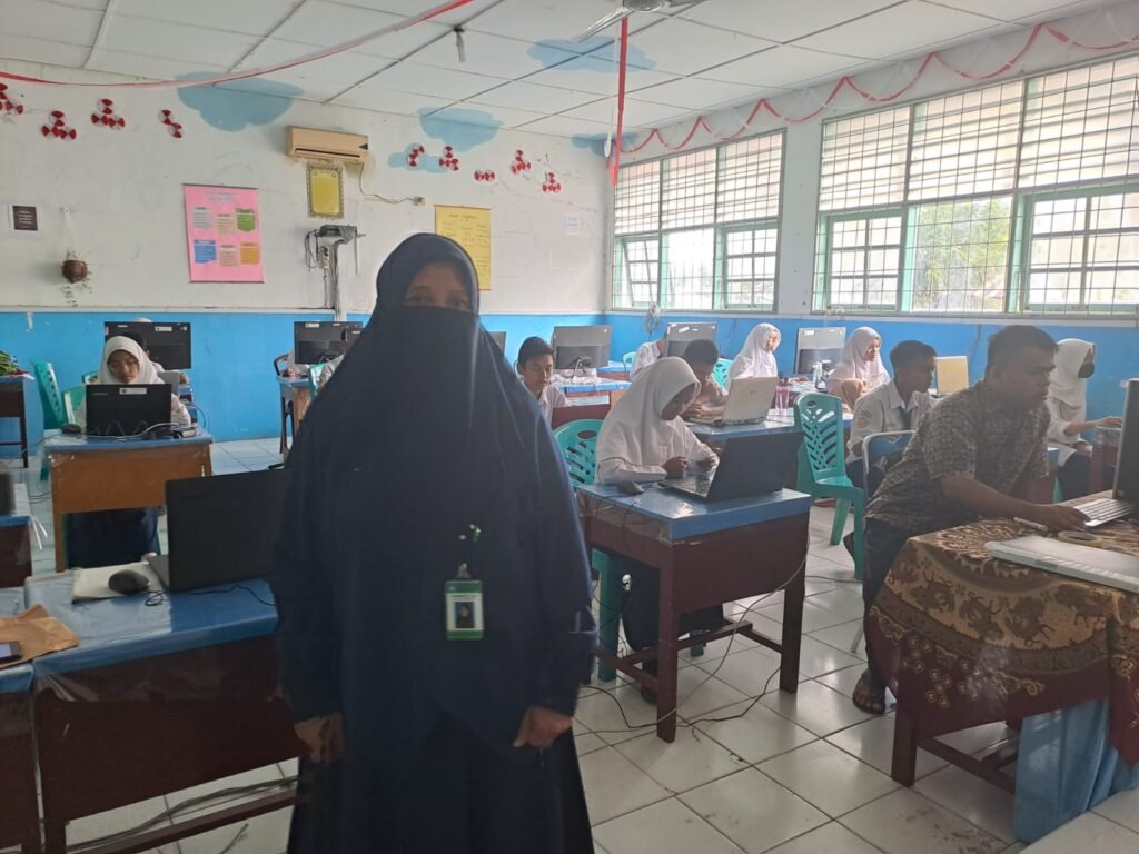 Utusan BBPMP UNP Tinjau Gladi Bersih ANBK MTsN 1 Padang