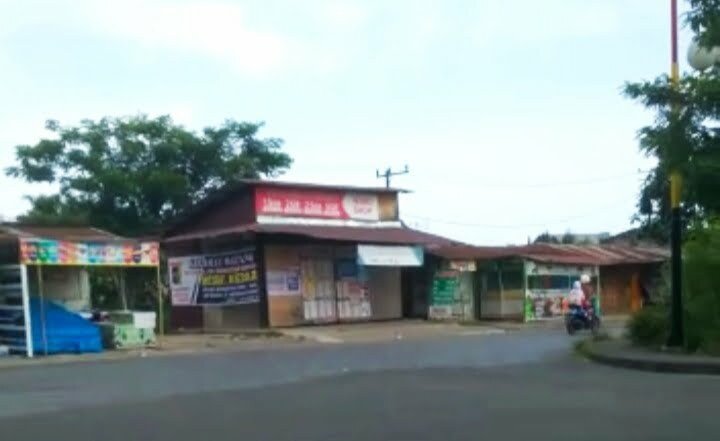 Bangunan Liar Bermunculan di Ujung Jembatan Ujung Tanah Lubuk Begalung