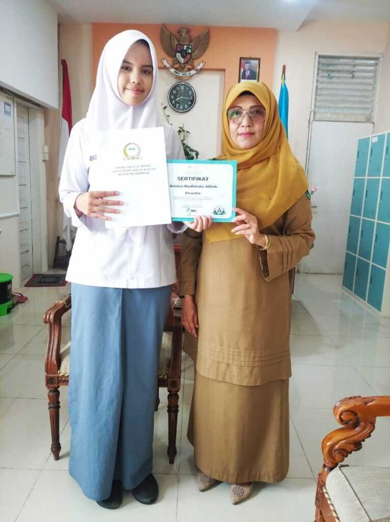 Annisa Nadhiratu Afifah Siswi SMAN 3 Padang Wakil Sumbar di Ajang Parlemen Remaja Tingkat Nasional 2022