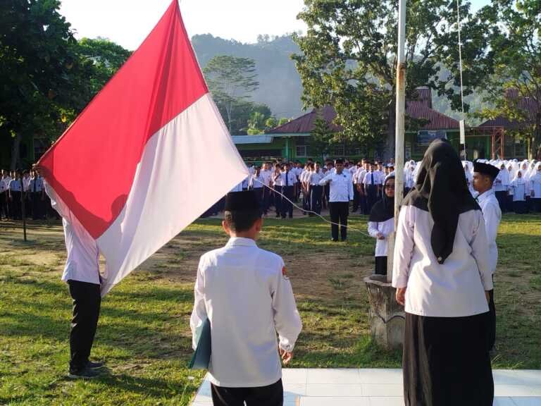 MTsN 4 Pesisir Selatan Gelar Upacara Hari Kebangkitan Nasional yang ke – 117