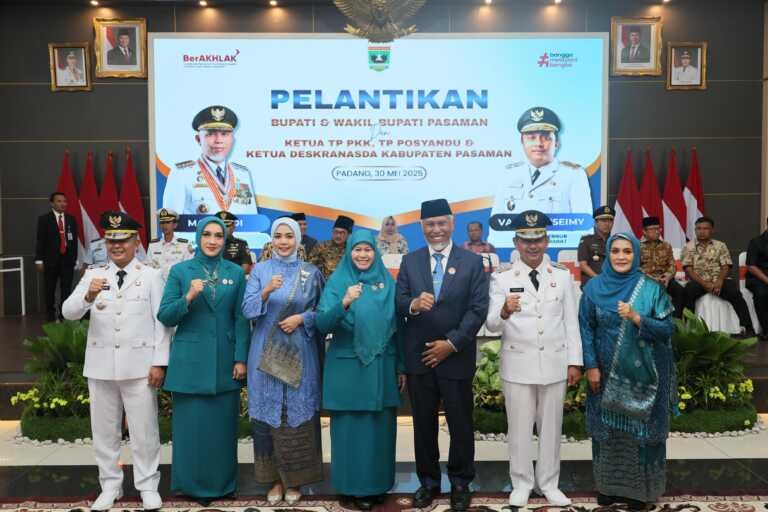Lantik Bupati dan Wakil Bupati Pasaman, Gubernur Mahyeldi Tekankan Pentingnya Kepemimpinan Inovatif untuk Kemajuan Daerah