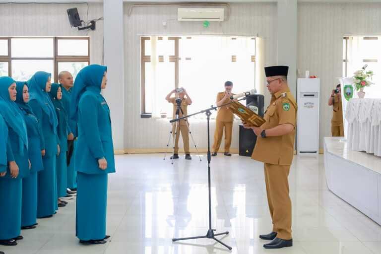 Lantik Pengurus PKK yang baru , Bupati Welly Suhery inginkan peran organisasi bisa lebih baik