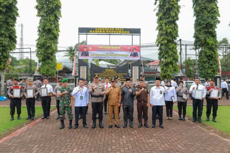 Pimpinan apel operasi Singgalang 2025, Kapolres Pasaman : kegiatan Bisa bermanfaat bagi masyarakat ,