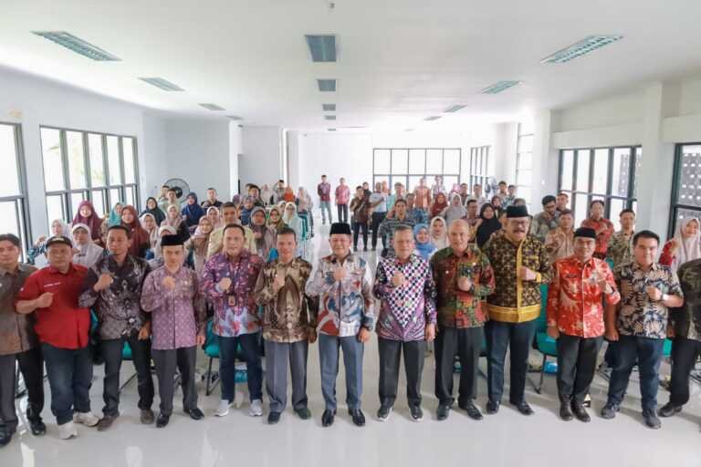 Resmi Buka Bimtek Dukcapil 2025,Bupati Pasaman : Pelayanan Digital pangkas Birokrasi dan Biaya