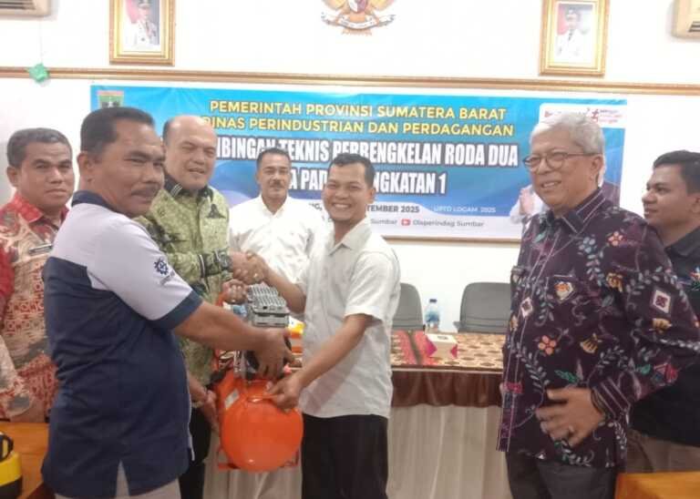 Irwan Zuldani: Berikan Pembekalan Kepada Peserta Bimtek Perbengkelan Roda Dua dan Pengelasan