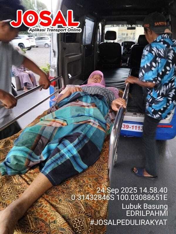 Layanan Ambulance Gratis “PAN Bantu Rakyat” Bantu Warga Tiku Antar Pasien ke RSUD