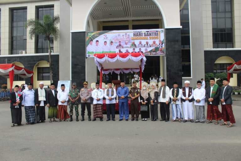 Pimpin apel Hari Santri Nasional , Bupati Pasaman Welly Suhery bacakan amanat Menteri Agama RI