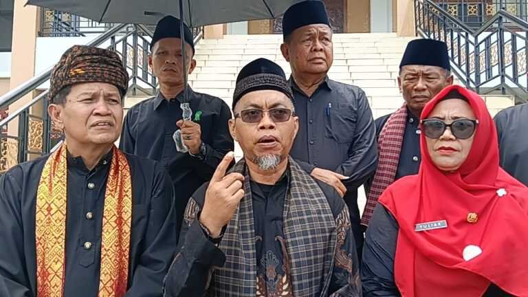 Ninik Mamak 9 Nagari Kompak Antar Bacalon Ketua LKAAM Kota Padang, Dorong Reformasi Hubungan KAN dan LKAAM